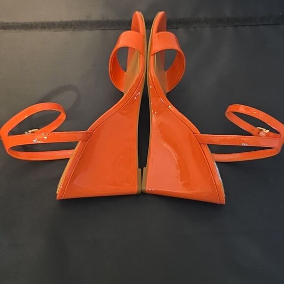 BRAND NEW VINCE CAMUTO JEFANY ANKLE STRAP WEDGE SANDAL (WOMEN) - Picture 12 of 14